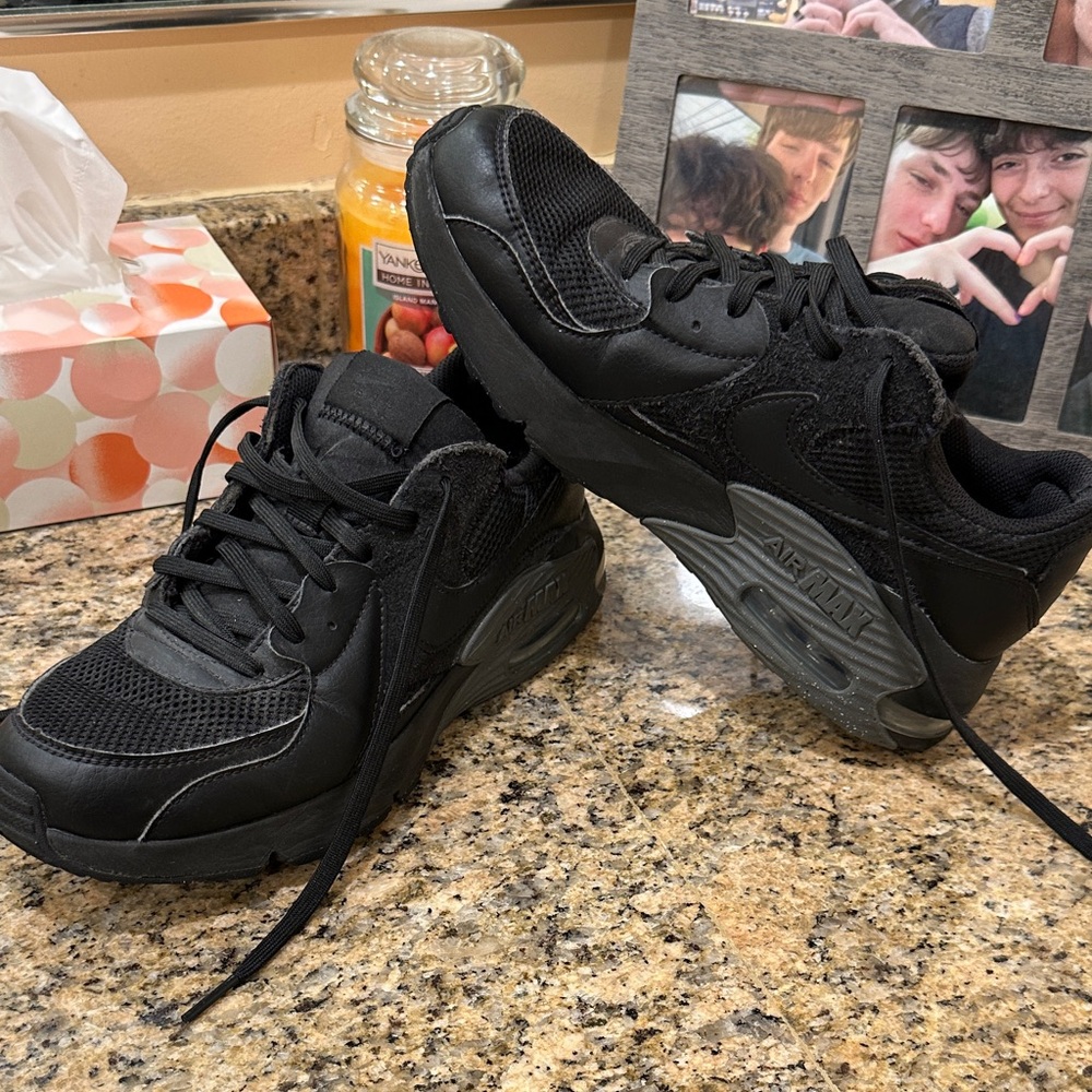 Black Nike Air Max Excee Running Shoes Women’s Size 8.5 US